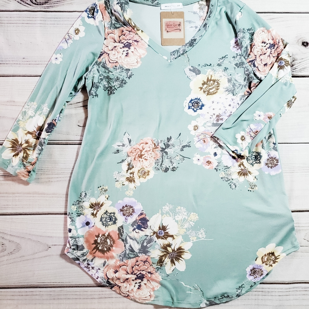 Floral mint tee